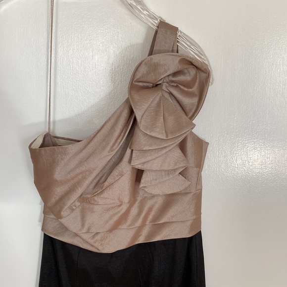 London Times, One Shoulder, Champaign and black, Size 4 Dress - Picture 3 of 11